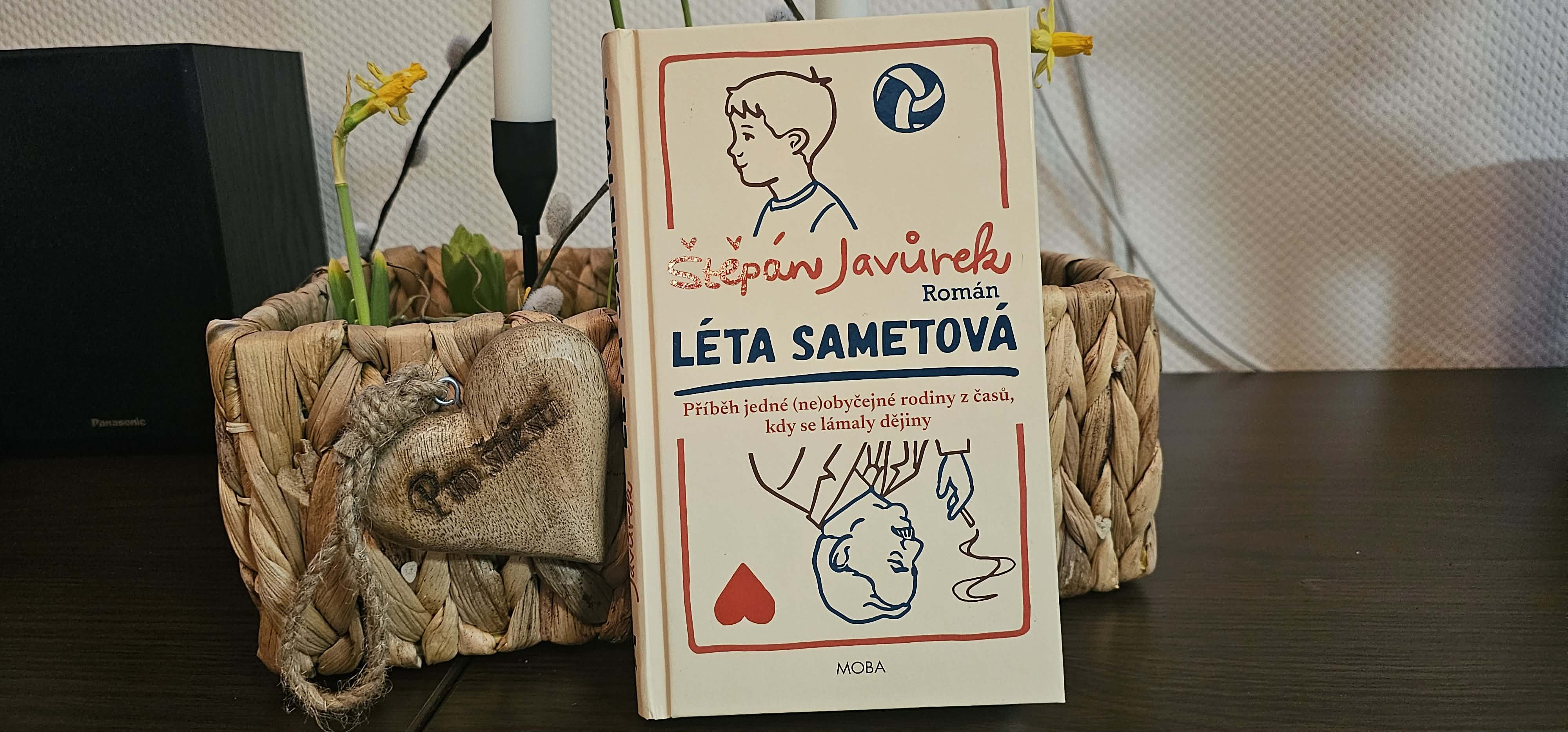 Léta sametová – recenze nové knihy Štěpána Javůrka